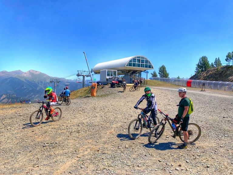Am “supraviețuit” cinci zile și jumătate în Vallnord Bike Park