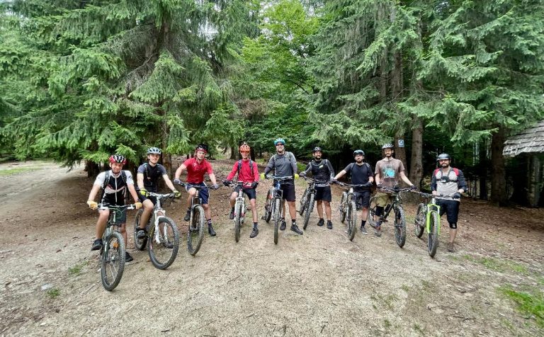 Tabără de inițiere în tehnica MTB specifică traseelor gravity & bike-park